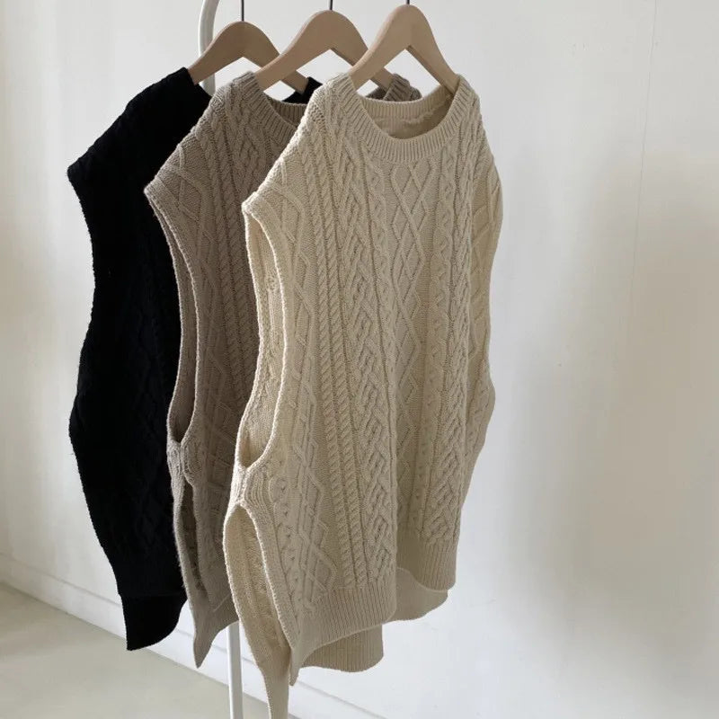 Knit Sleeveless Sweater/ pullover