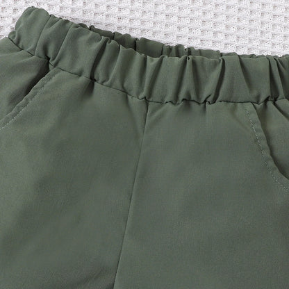 fashionable and casual solid color short sleeved shirt and shorts