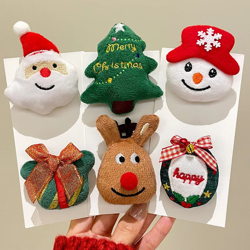 1PC Christmas Themed Cartoon Brooch