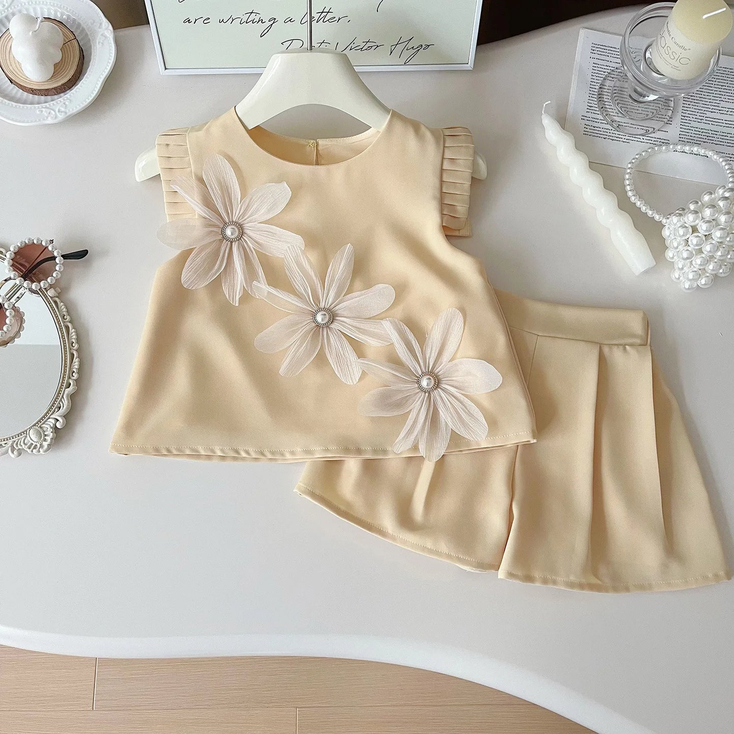 Cute Three Flowers Short Sleeve Tshirt + Shorts 2 PC Sets